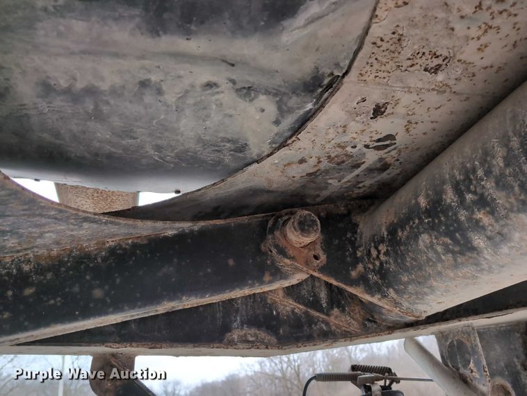 image for item DV0839 2002 Midland St2400 end dump trailer