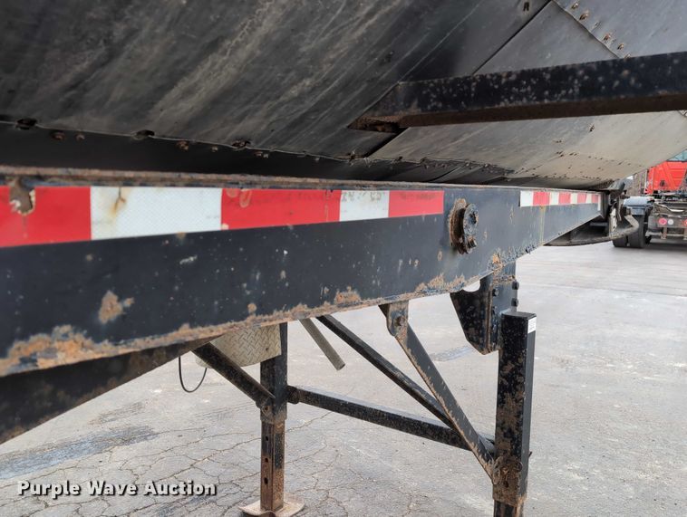 image for item DV0839 2002 Midland St2400 end dump trailer