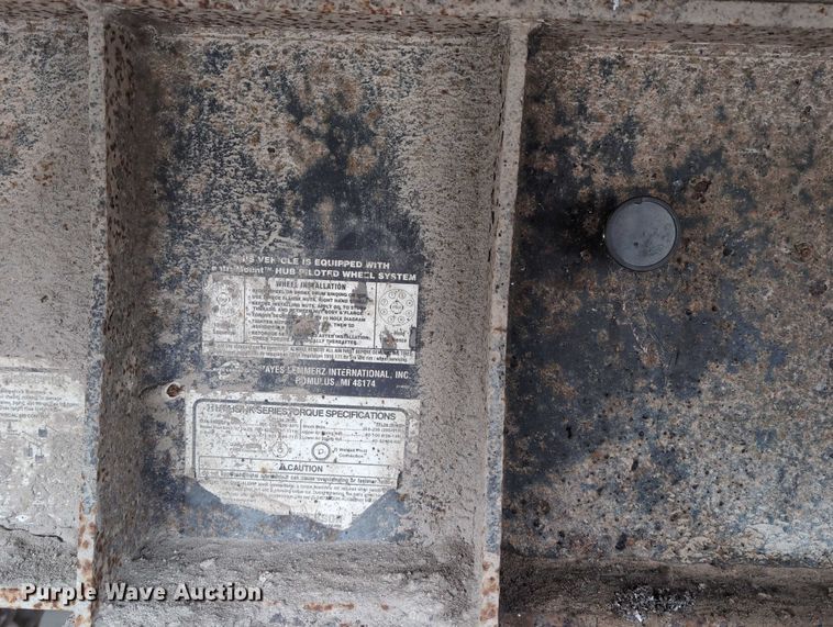 image for item DV0839 2002 Midland St2400 end dump trailer