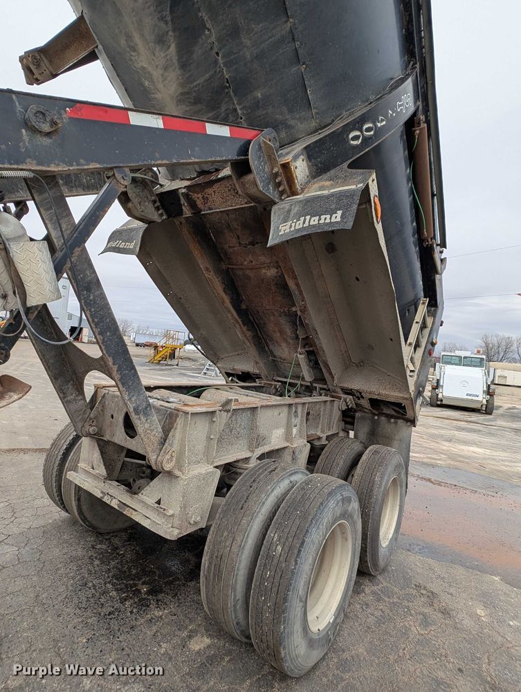 image for item DV0839 2002 Midland St2400 end dump trailer