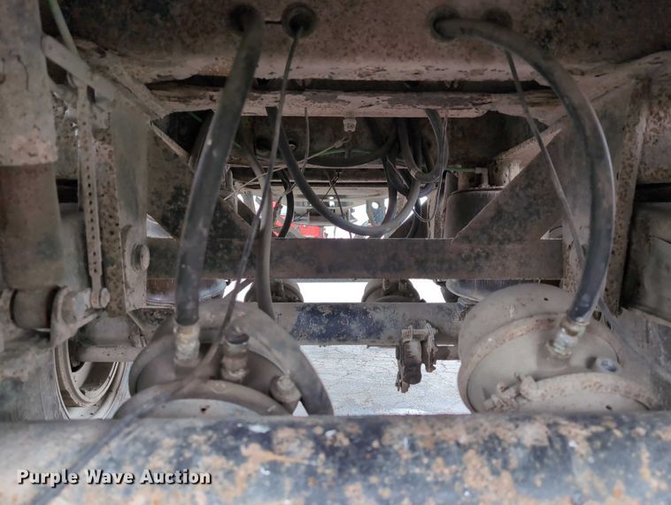 image for item DV0839 2002 Midland St2400 end dump trailer