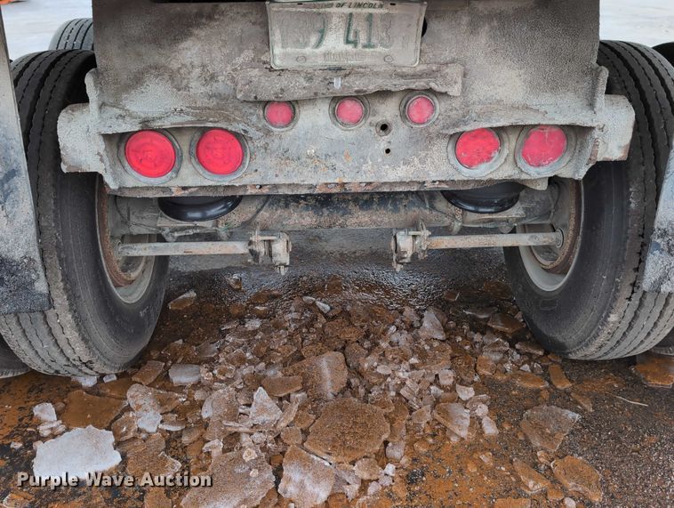 image for item DV0839 2002 Midland St2400 end dump trailer