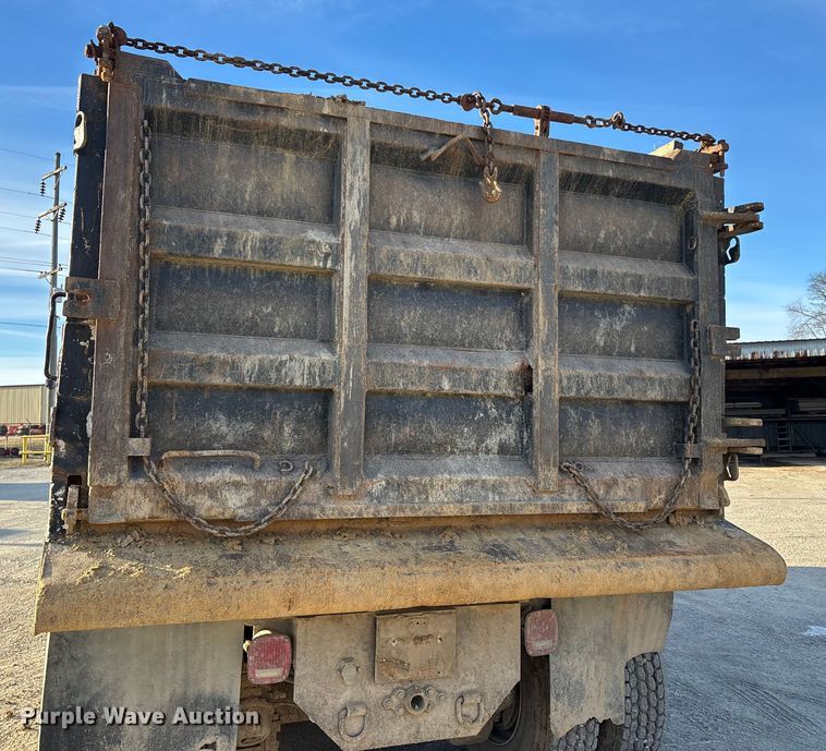 image for item DW7456 1999 Mack CL713 dump truck