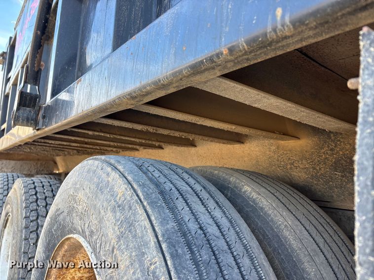 image for item DW7456 1999 Mack CL713 dump truck