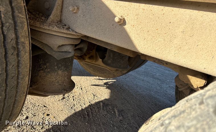 image for item DW7456 1999 Mack CL713 dump truck