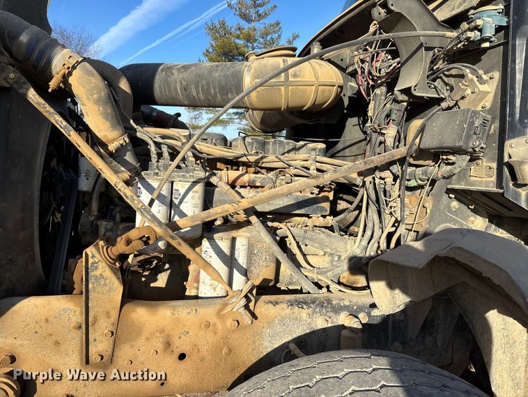 image for item DW7456 1999 Mack CL713 dump truck