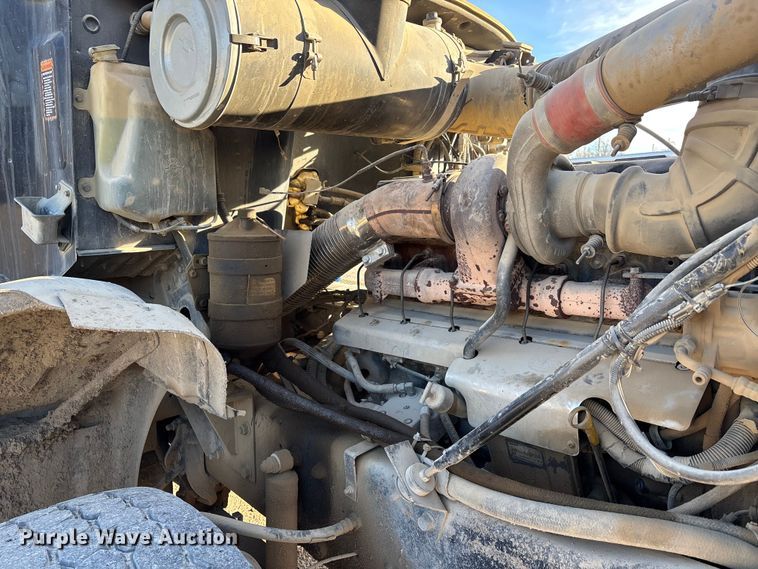 image for item DW7456 1999 Mack CL713 dump truck