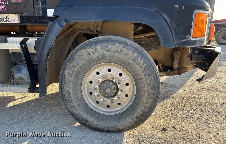 image for item DW7456 1999 Mack CL713 dump truck