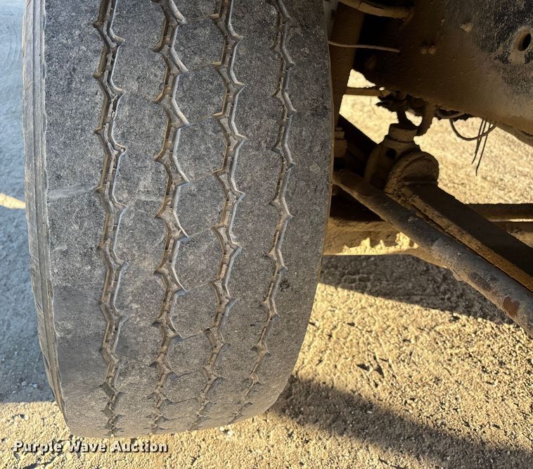 image for item DW7456 1999 Mack CL713 dump truck