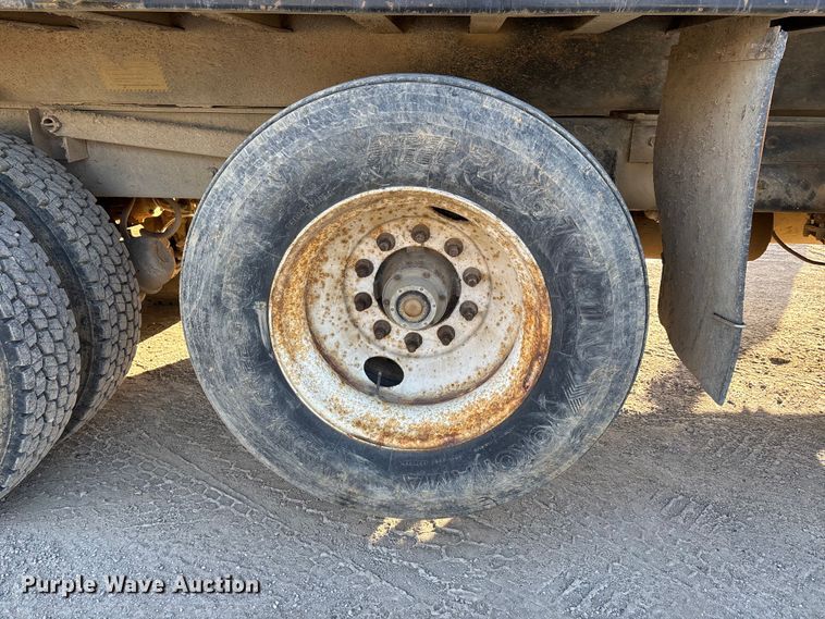 image for item DW7456 1999 Mack CL713 dump truck