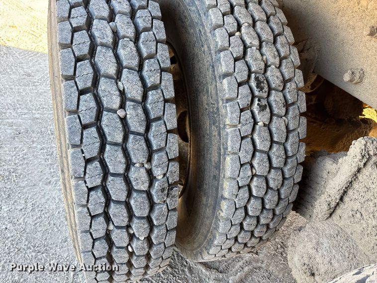 image for item DW7456 1999 Mack CL713 dump truck