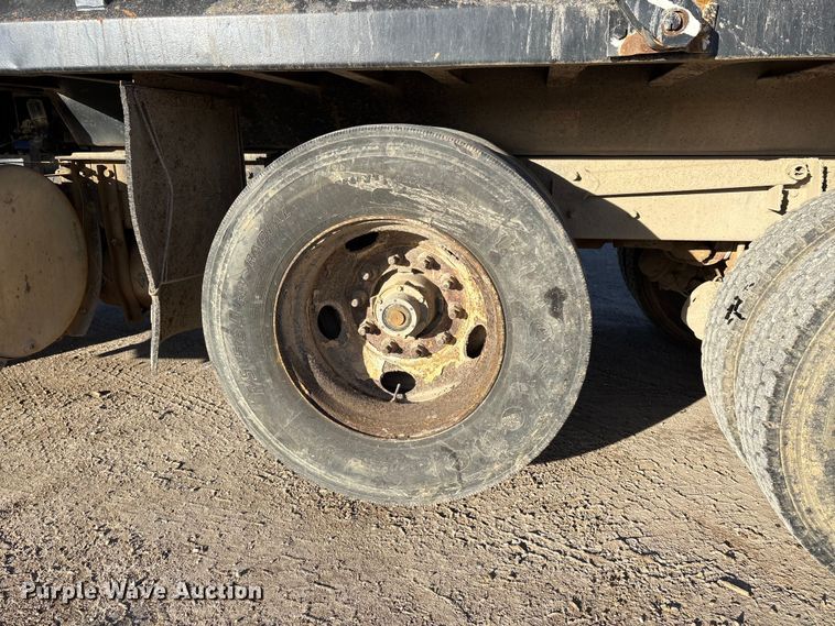 image for item DW7456 1999 Mack CL713 dump truck