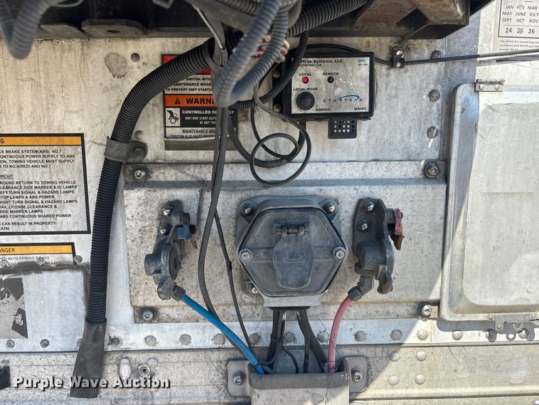 image for item EA4636 2013 Vanguard 1RBB5305 refrigerated van trailer