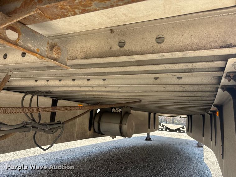 image for item EA4636 2013 Vanguard 1RBB5305 refrigerated van trailer