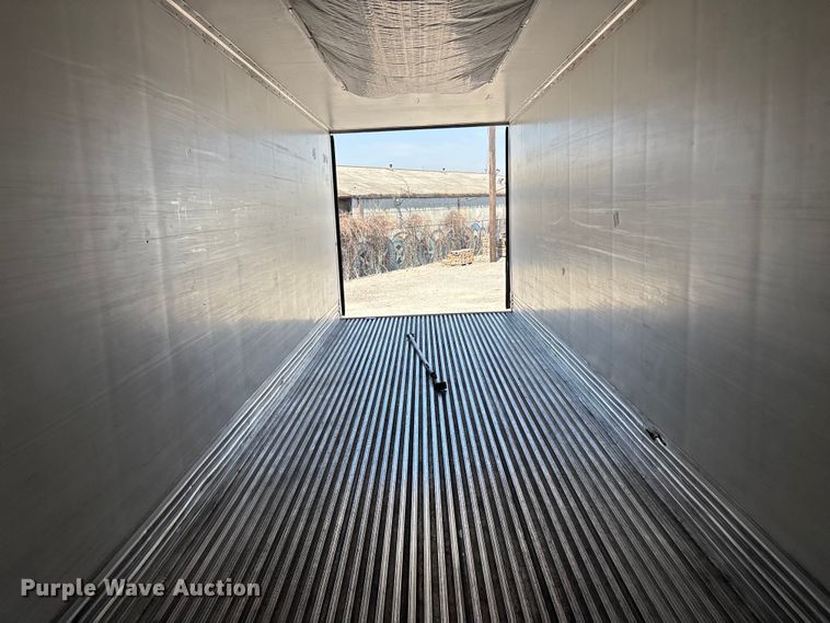 image for item EA4636 2013 Vanguard 1RBB5305 refrigerated van trailer