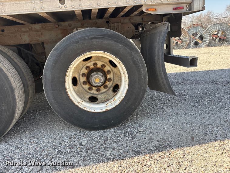 image for item EA4636 2013 Vanguard 1RBB5305 refrigerated van trailer