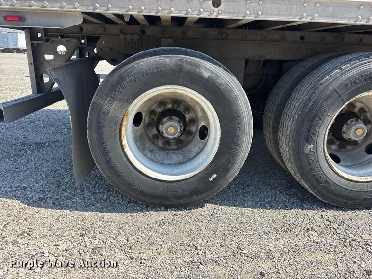 image for item EA4636 2013 Vanguard 1RBB5305 refrigerated van trailer