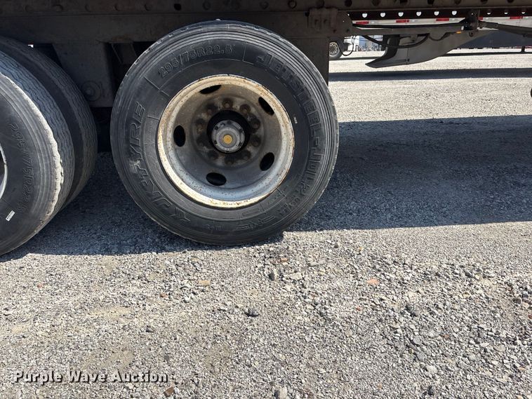 image for item EA4636 2013 Vanguard 1RBB5305 refrigerated van trailer