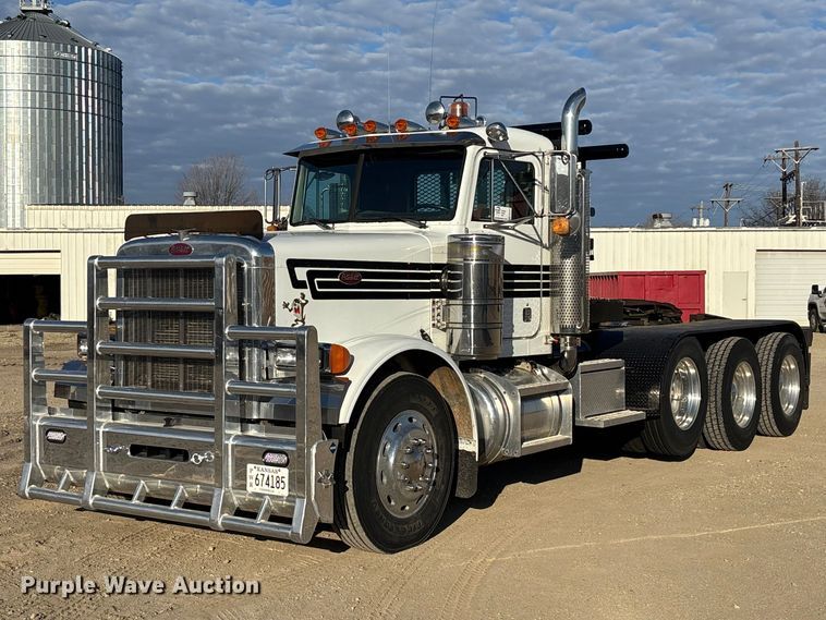 image for item EA4679 1992 Peterbilt 379 semi truck