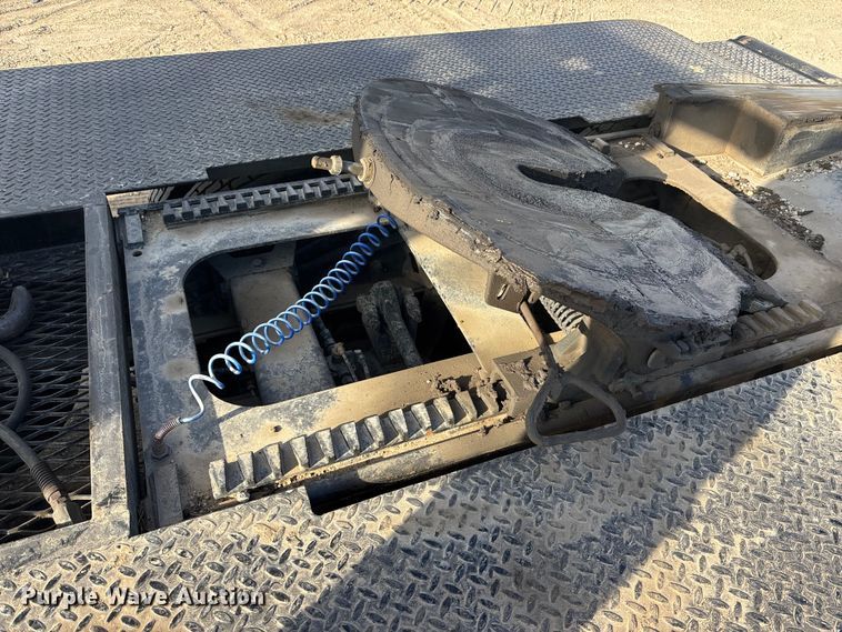 image for item EA4679 1992 Peterbilt 379 semi truck