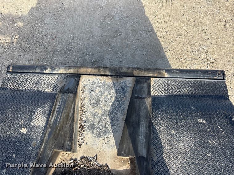 image for item EA4679 1992 Peterbilt 379 semi truck