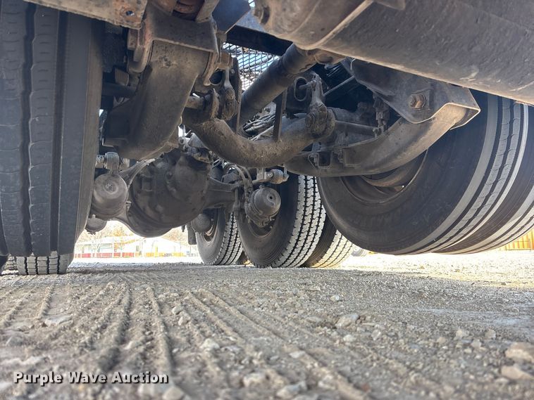 image for item EA4679 1992 Peterbilt 379 semi truck