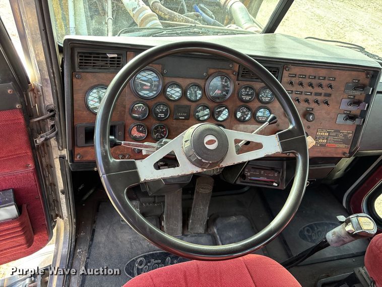 image for item EA4679 1992 Peterbilt 379 semi truck