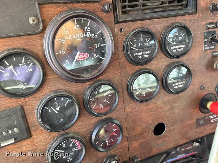 image for item EA4679 1992 Peterbilt 379 semi truck