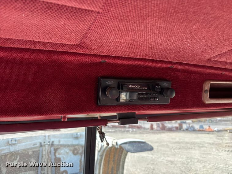 image for item EA4679 1992 Peterbilt 379 semi truck