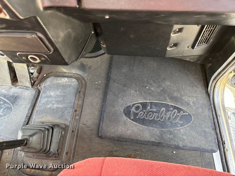 image for item EA4679 1992 Peterbilt 379 semi truck