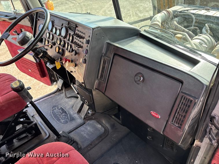 image for item EA4679 1992 Peterbilt 379 semi truck