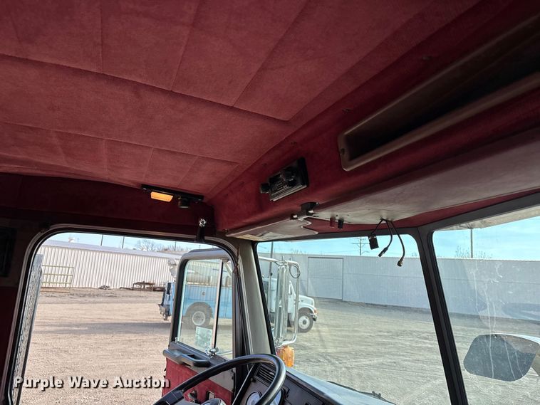 image for item EA4679 1992 Peterbilt 379 semi truck