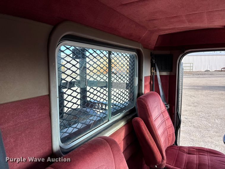 image for item EA4679 1992 Peterbilt 379 semi truck