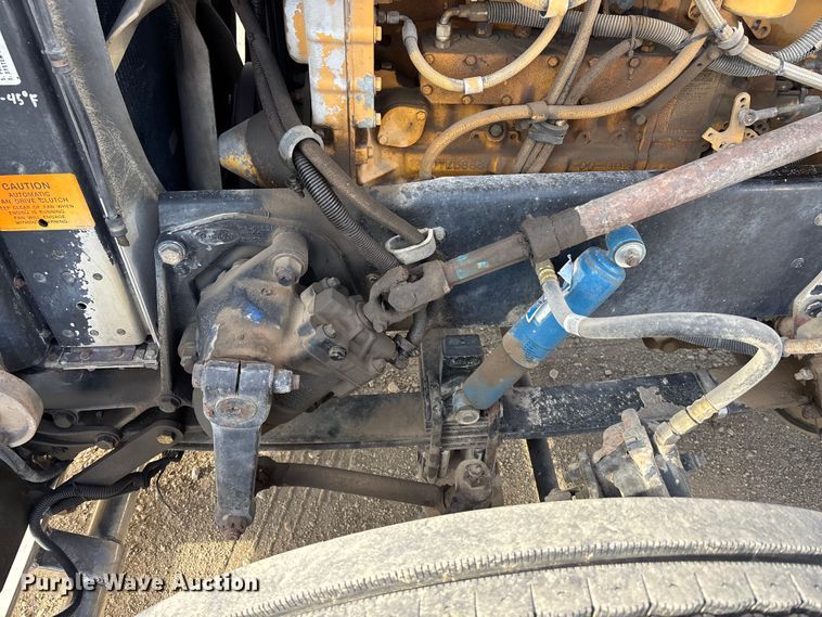 image for item EA4679 1992 Peterbilt 379 semi truck