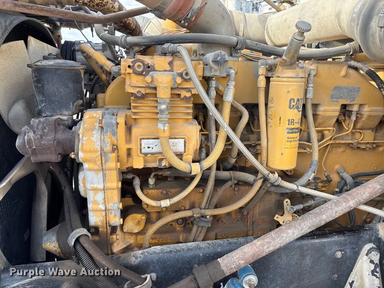 image for item EA4679 1992 Peterbilt 379 semi truck