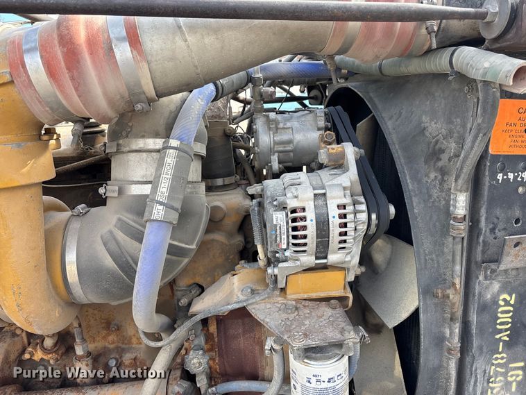 image for item EA4679 1992 Peterbilt 379 semi truck