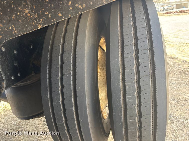 image for item EA4679 1992 Peterbilt 379 semi truck