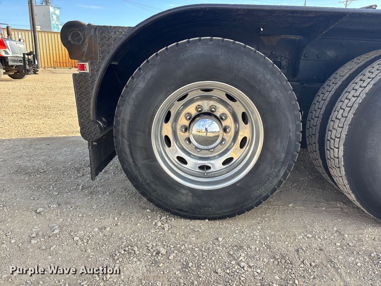 image for item EA4679 1992 Peterbilt 379 semi truck