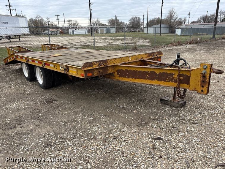 image for item EA4689 1975 RIVI TLA16T-2 equipment trailer