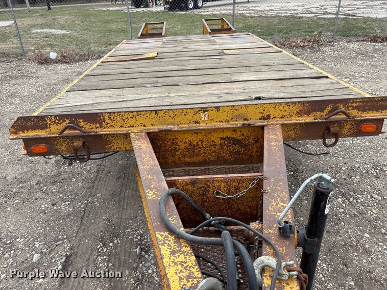 image for item EA4689 1975 RIVI TLA16T-2 equipment trailer
