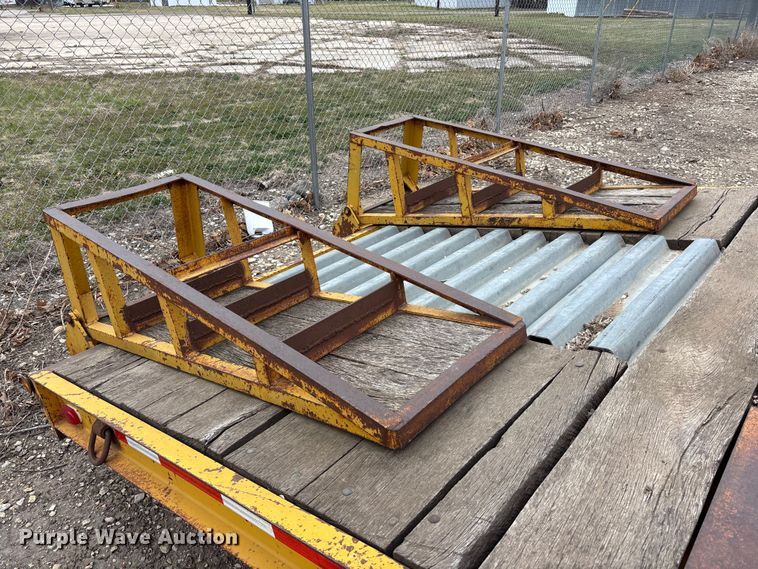 image for item EA4689 1975 RIVI TLA16T-2 equipment trailer
