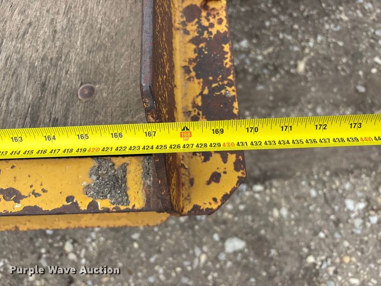 image for item EA4689 1975 RIVI TLA16T-2 equipment trailer