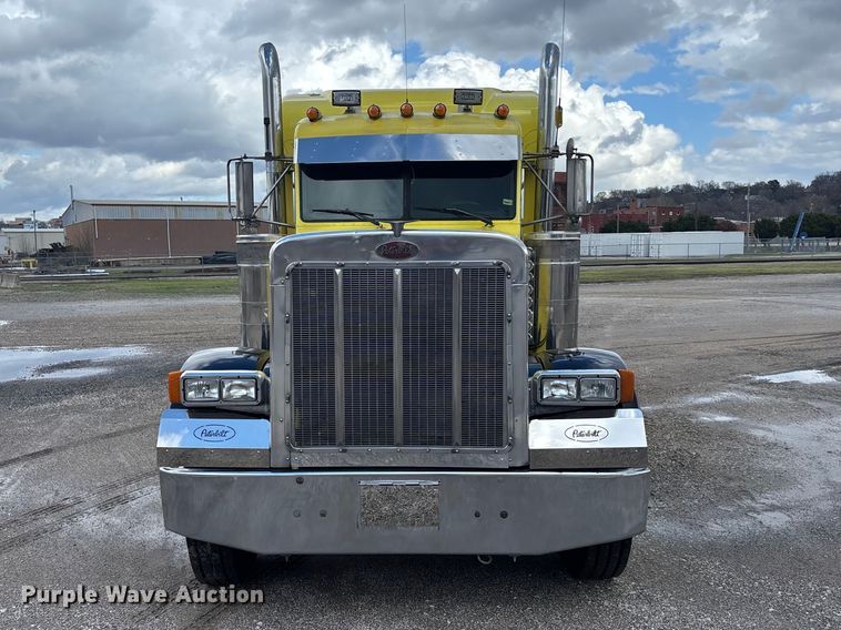 image for item EA4708 2003 Peterbilt 379 semi truck