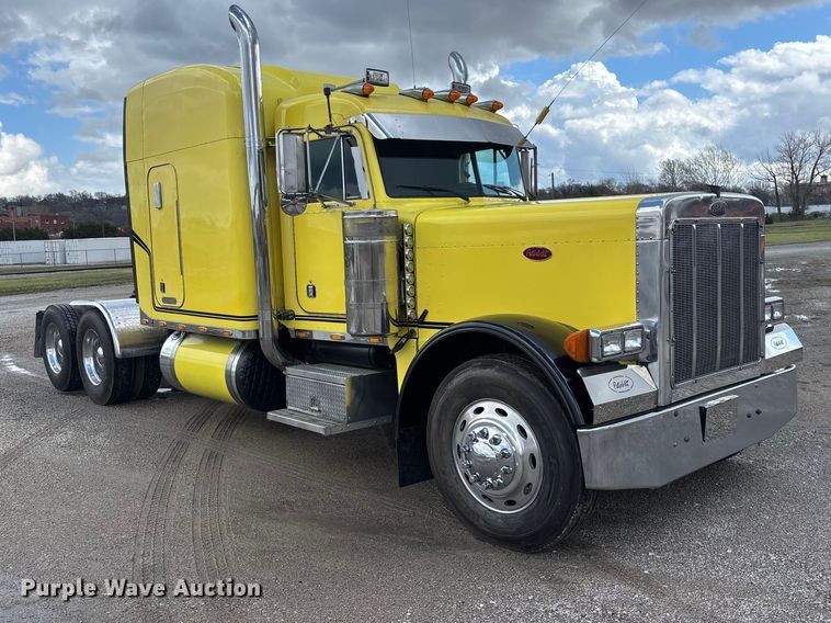 image for item EA4708 2003 Peterbilt 379 semi truck
