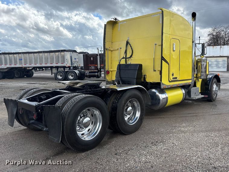 image for item EA4708 2003 Peterbilt 379 semi truck