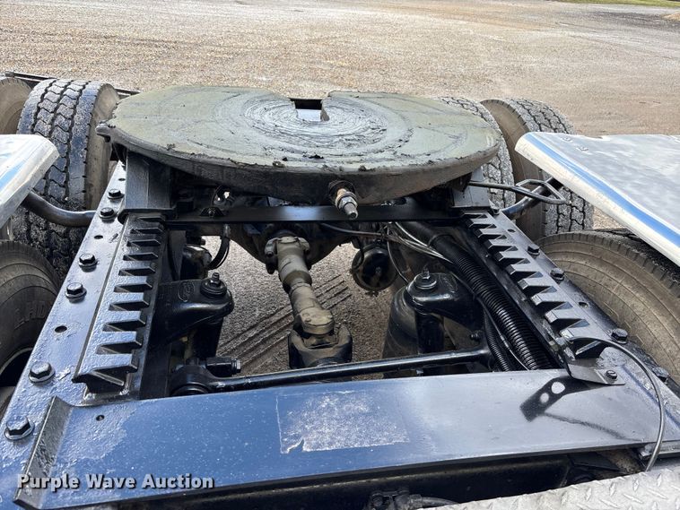 image for item EA4708 2003 Peterbilt 379 semi truck