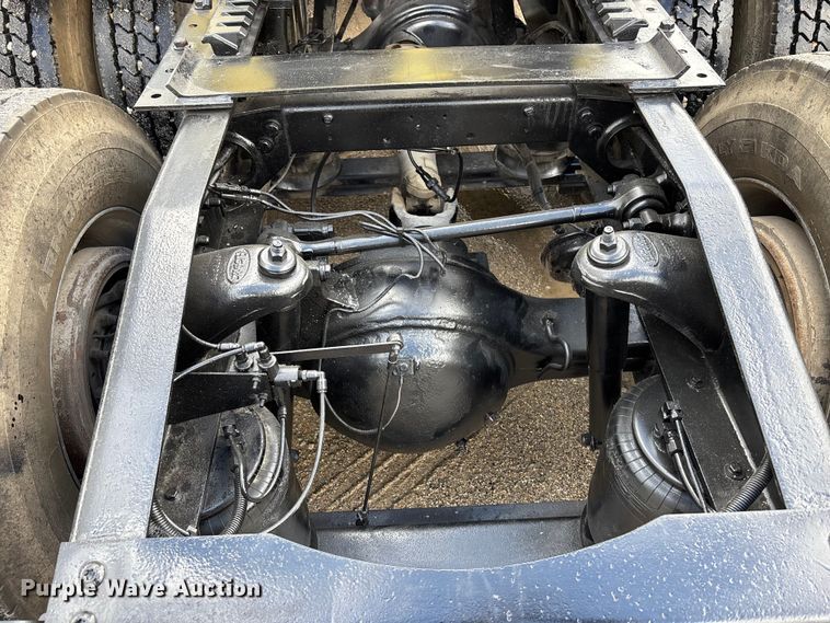 image for item EA4708 2003 Peterbilt 379 semi truck