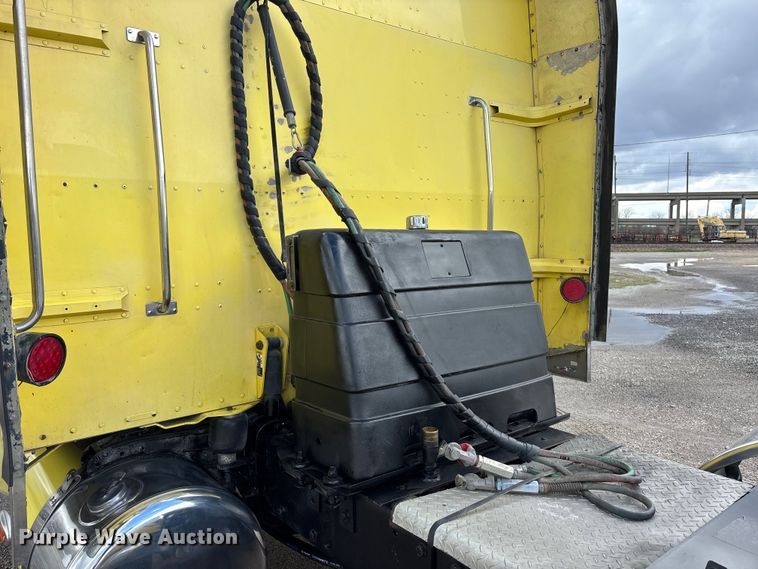 image for item EA4708 2003 Peterbilt 379 semi truck