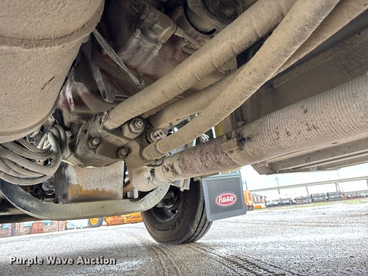 image for item EA4708 2003 Peterbilt 379 semi truck