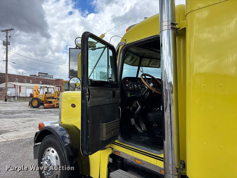 image for item EA4708 2003 Peterbilt 379 semi truck